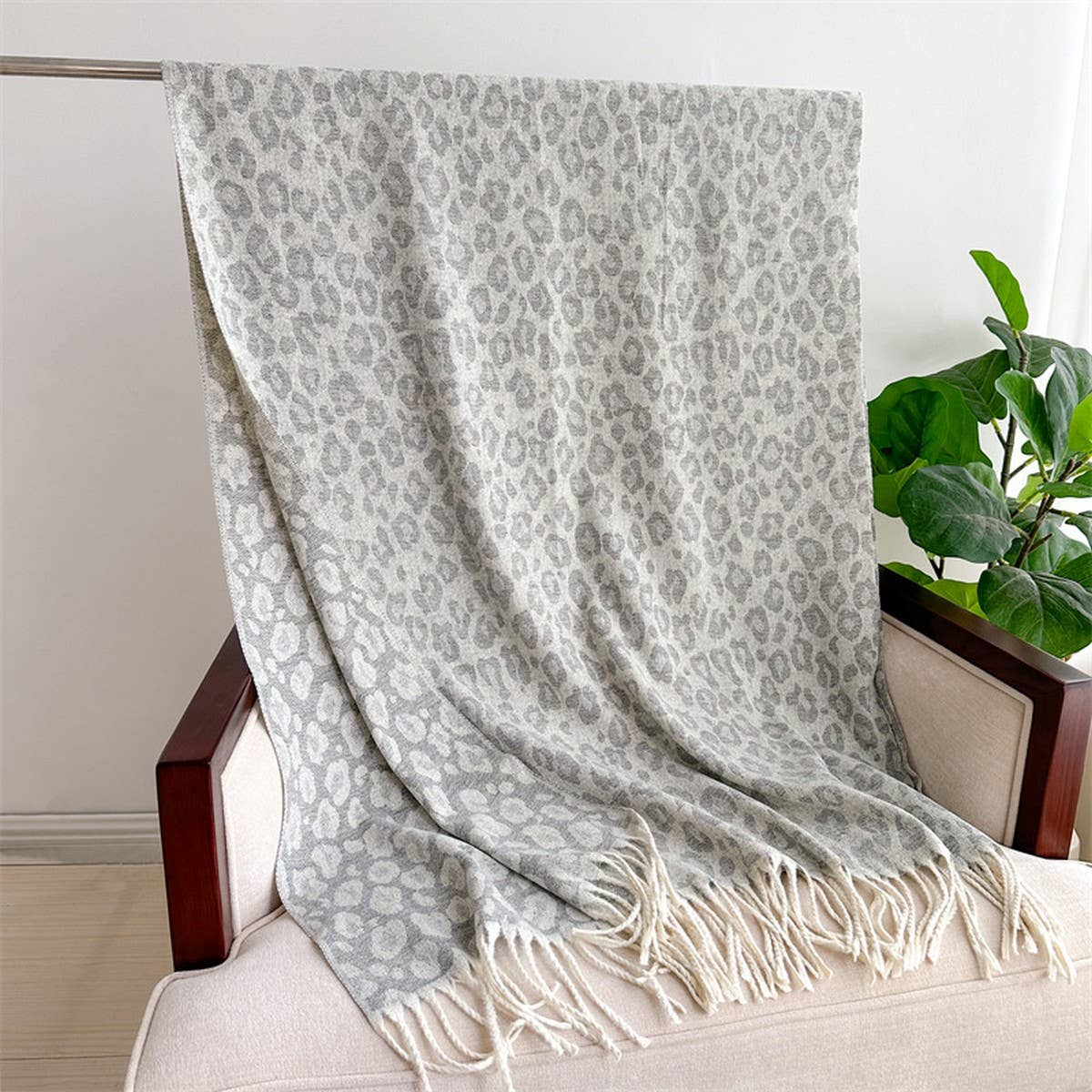 Stylish Leopard Tassel Scarf Women??¢s Winter_CWASC2758