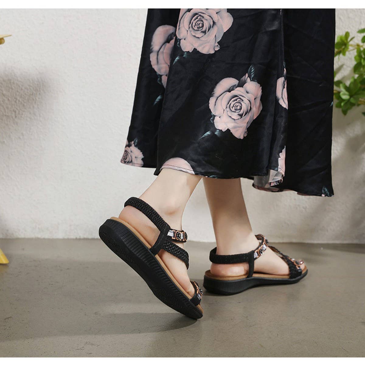 CASUAL ANTI SKID FASHION RHINESTONE SANDALS_CWSHS0541