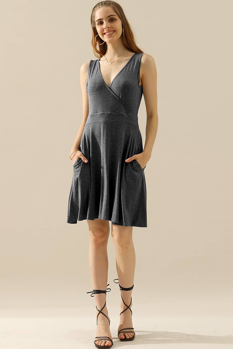 CWDSD10381_DEEP V NECK SLEEVELESS SWING FLOUNCE DRESSES