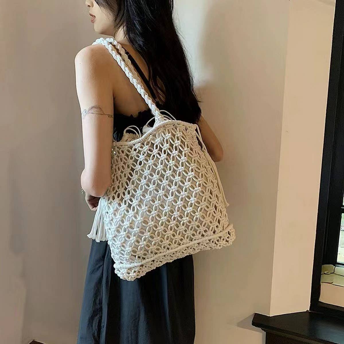 NEW STYLE HOLLOW SHOULDER TASSEL BEACH STRAW BAG_CWAB1862
