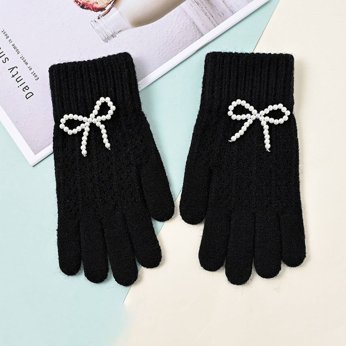 CWAG00586_WOMEN WINTER KNIT BOW PEARL TOUCHSCREEN GLOVES