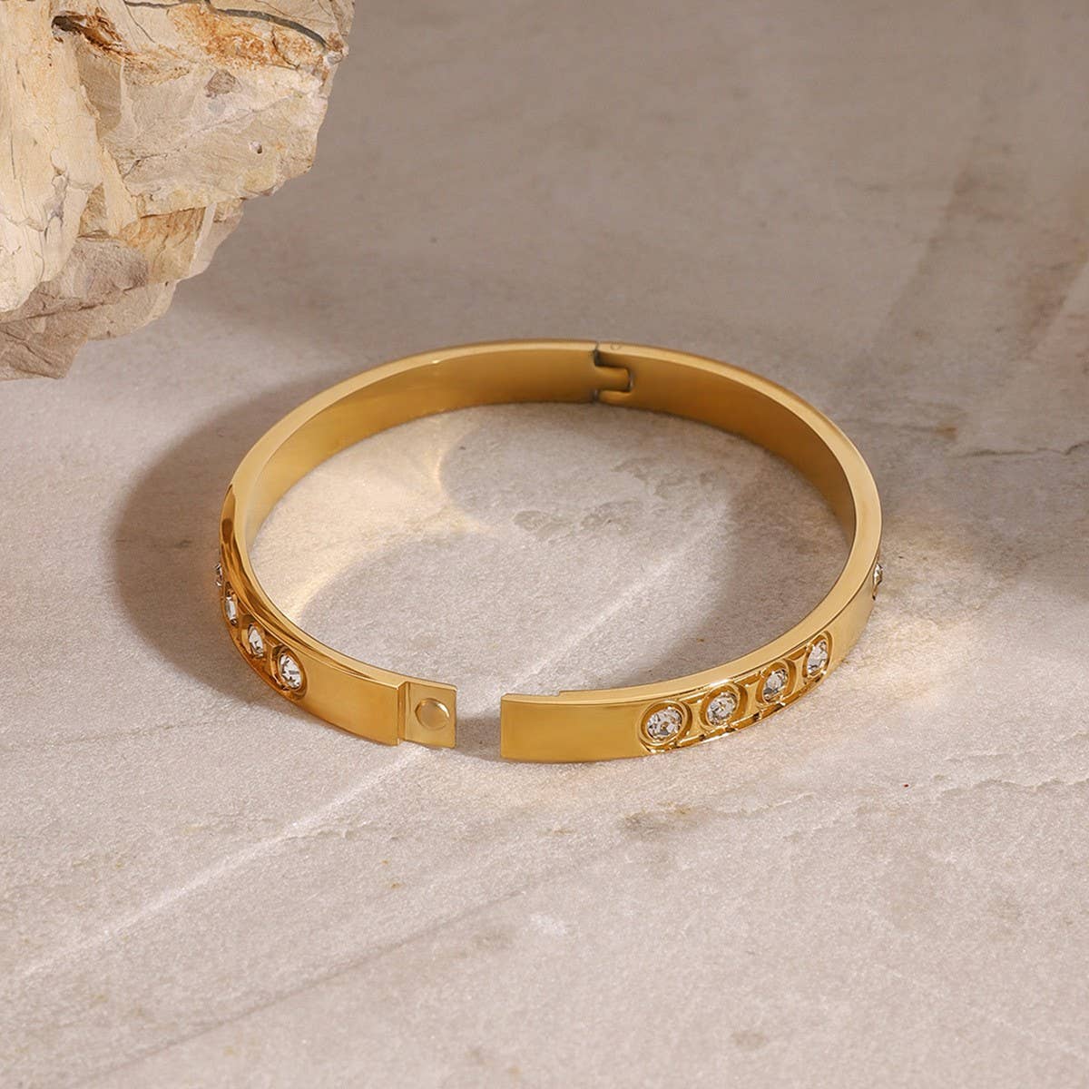 Zircon Clasp Bracelet in Titanium Steel_CWAJE4867