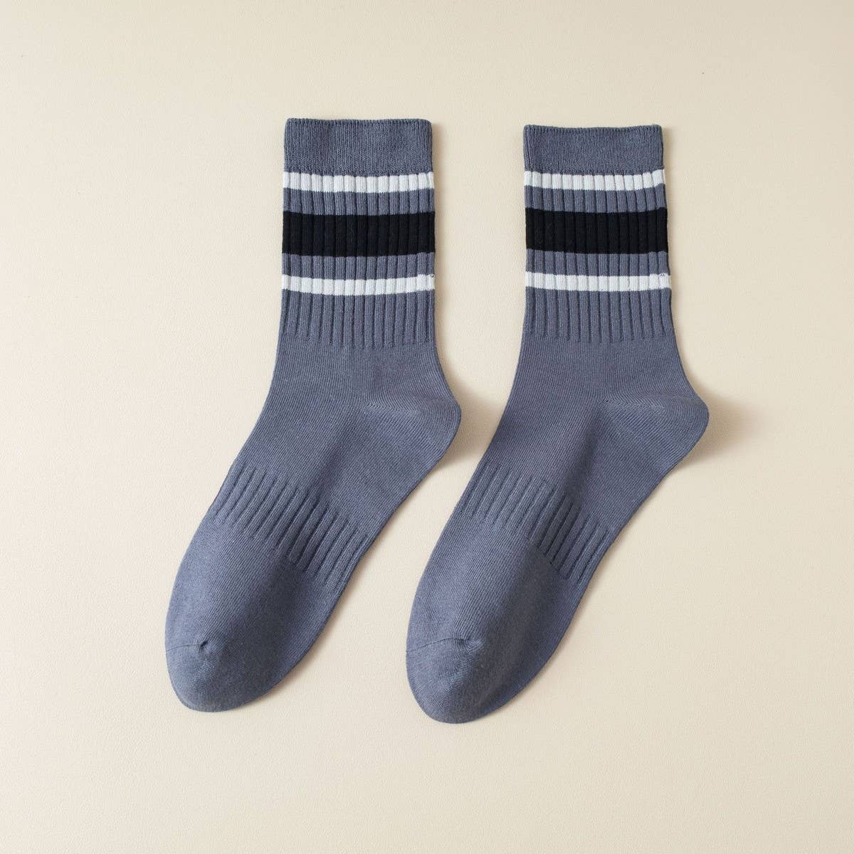 NEW VERSATILE STRIPED SPORTS COTTON MID-CALF SOCKS_CWMS1354