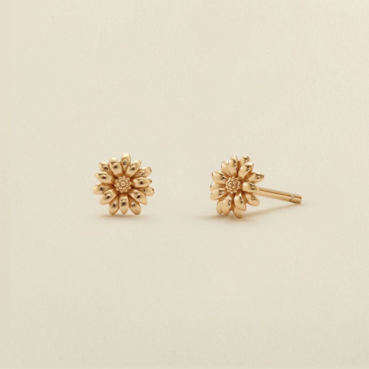 Artistic retro creative December flower earrings_CWMM5507