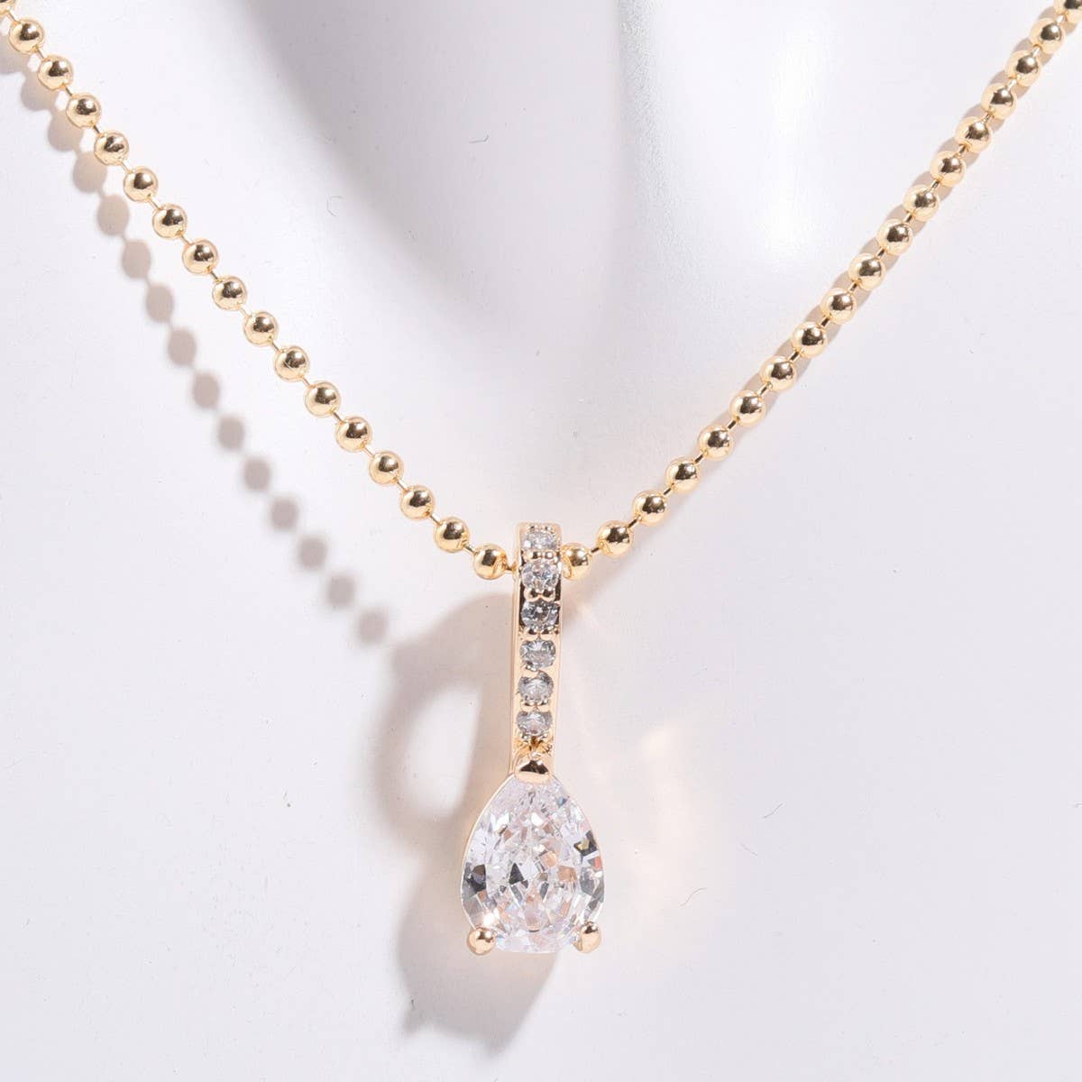 Fashionable Emerald Zirconia Bead Necklace