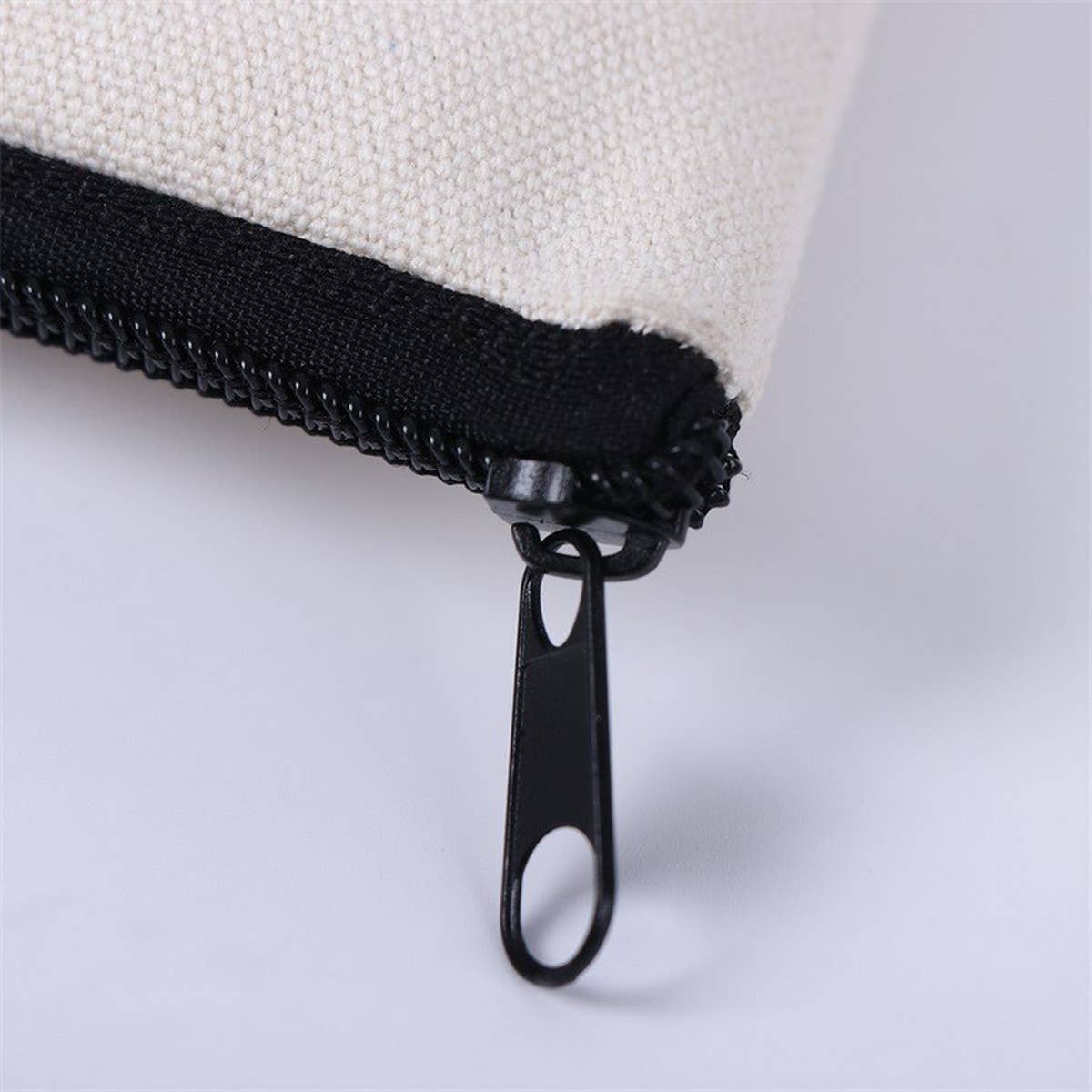 SIMPLE LETTERS WATERPROOF COSMETIC BAG_CWAB1780
