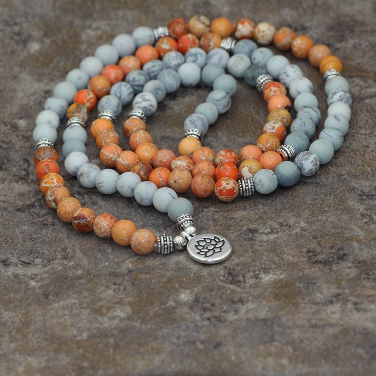 HUANGDI HUANGSONG, YINGKE PINE BEADED BRACELET