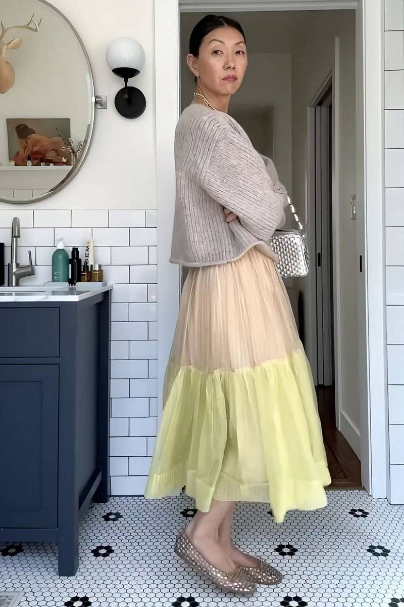 CWBMS0459_TWO-TONE TIERED LOOSE MIDI SKIRT