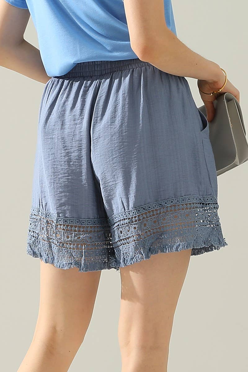 CWBSP0088-B_WIDE LACE SHORT PANTS