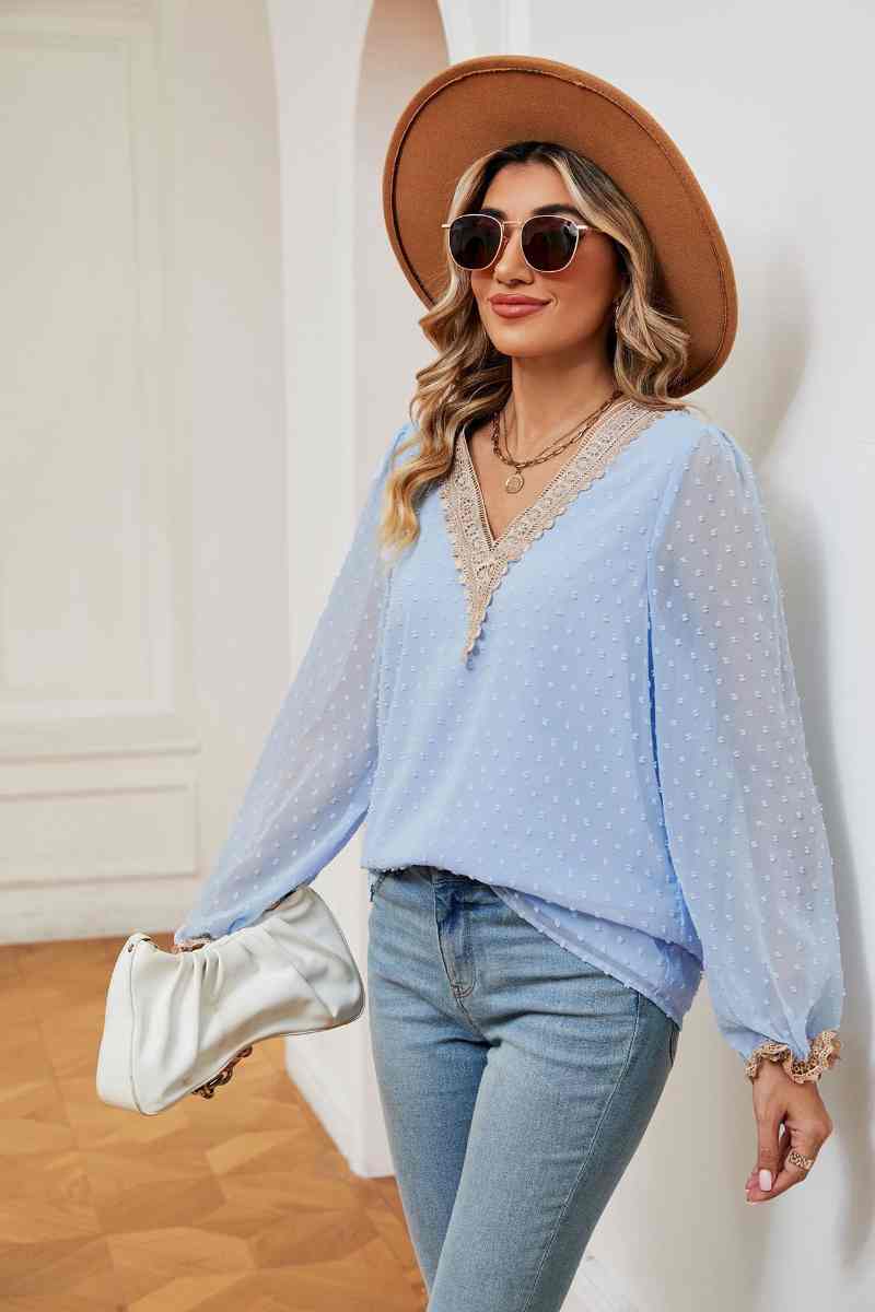 CWTBLL2831_FALL V-NECK LACE PATCHWORK LONG-SLEEVED TOP
