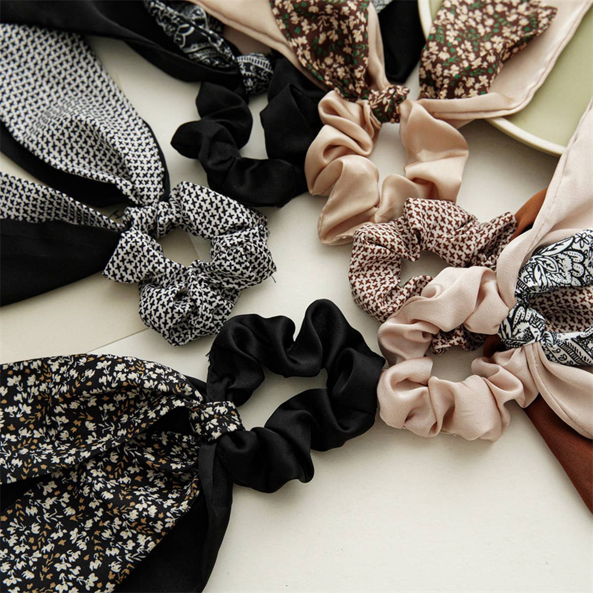 WOMEN FLORAL LARGE INTESTINE HAIR TIE_CWAHA0840