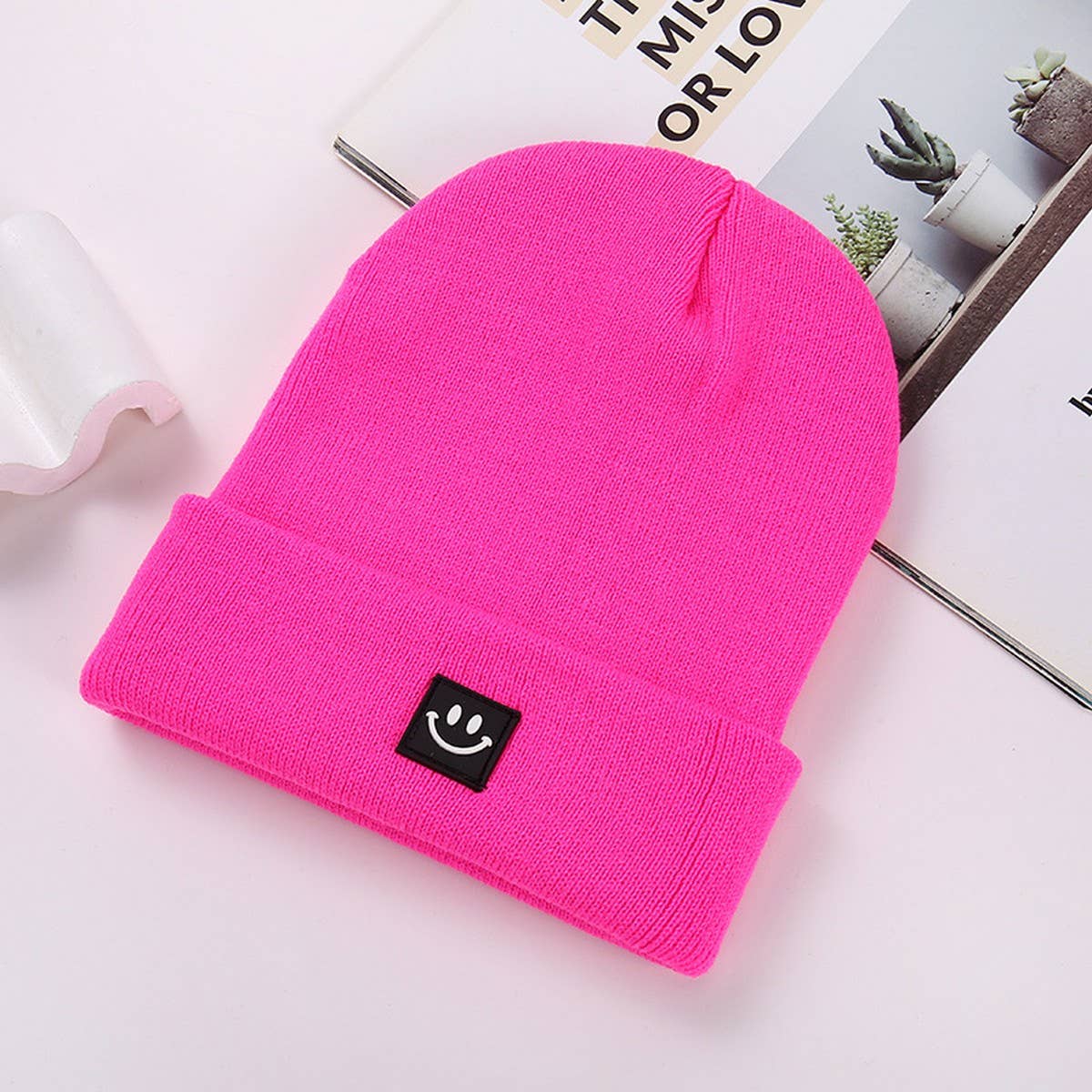 CWAH04343_SMILEY FACE PATCH KNIT BEANIE HAT