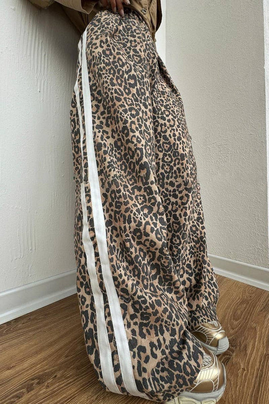CWBLP1736_LEOPARD PRINT RETRO SIDE STRIPE WIDE-LEG PANTS