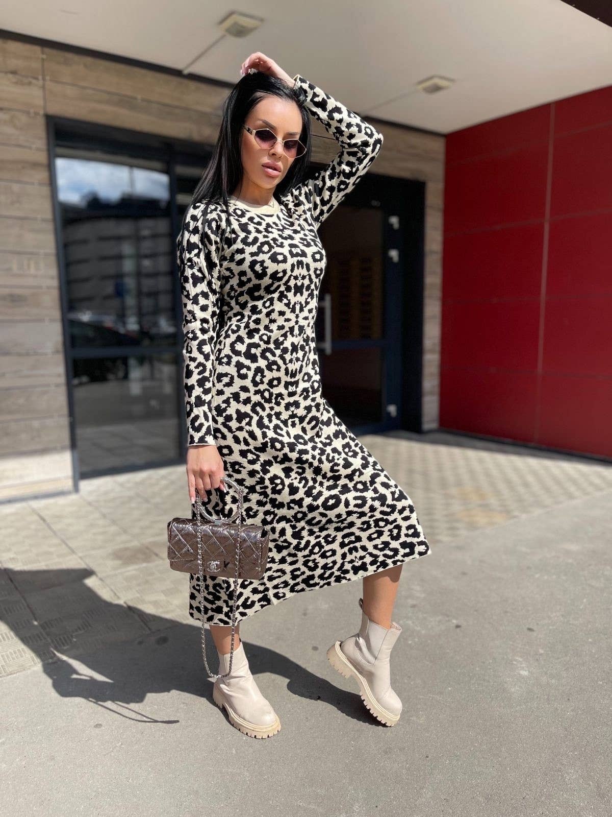CREW-NECK LONG-SLEEVED LEOPARD PRINT KNIT DRESS