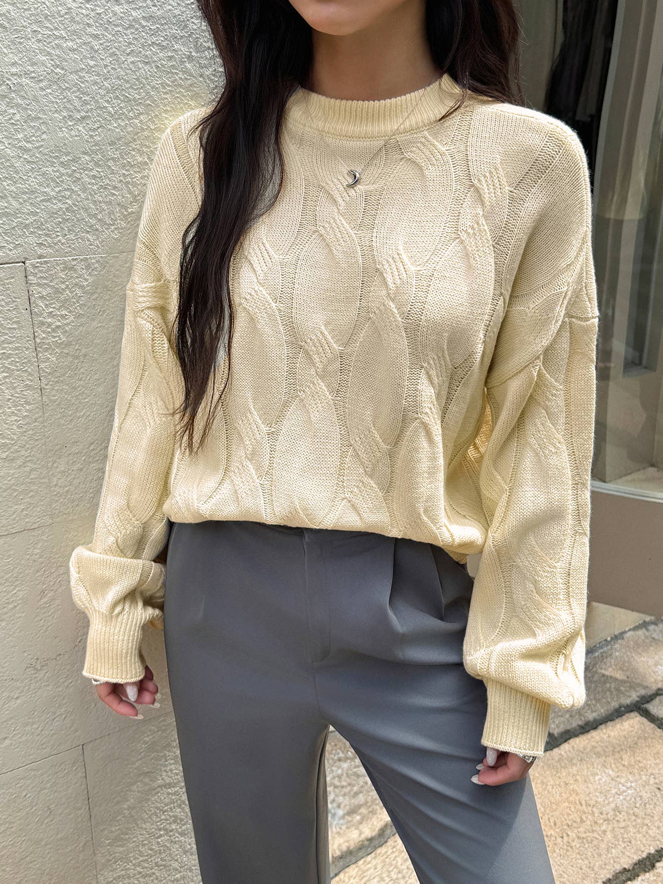 casual and simple long-sleeved base sweater