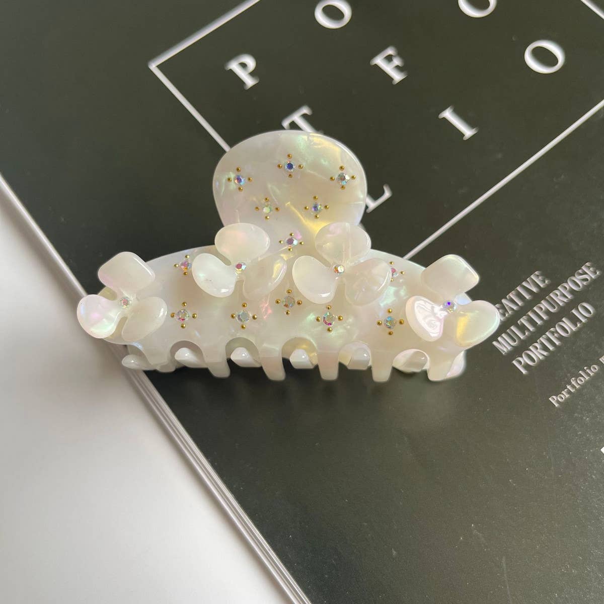 Vintage Rhinestone Acetate Floral Claw Hair Clip_CWAHA1346