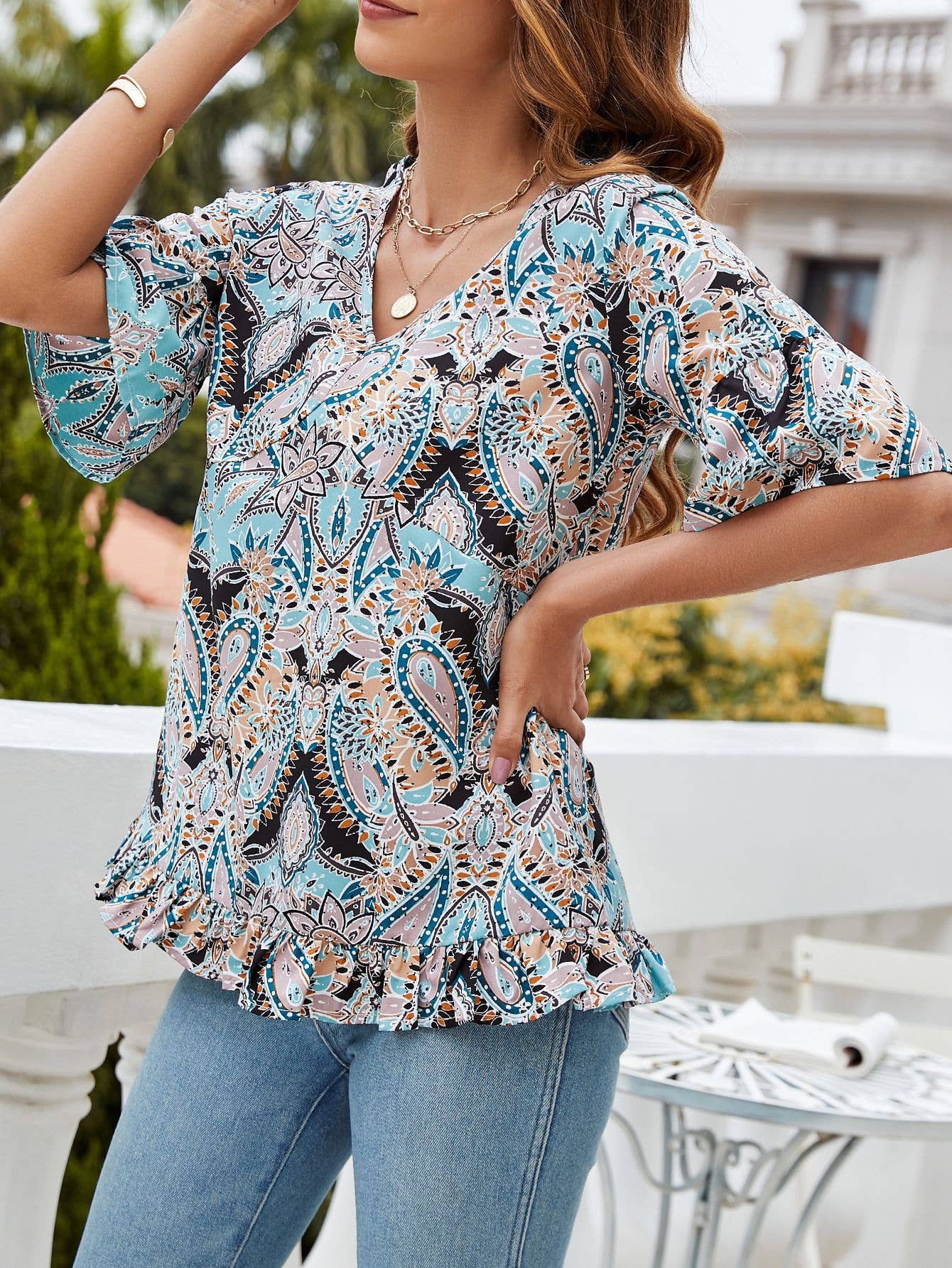 Casual flared sleeve V-neck loose printed T-shirt