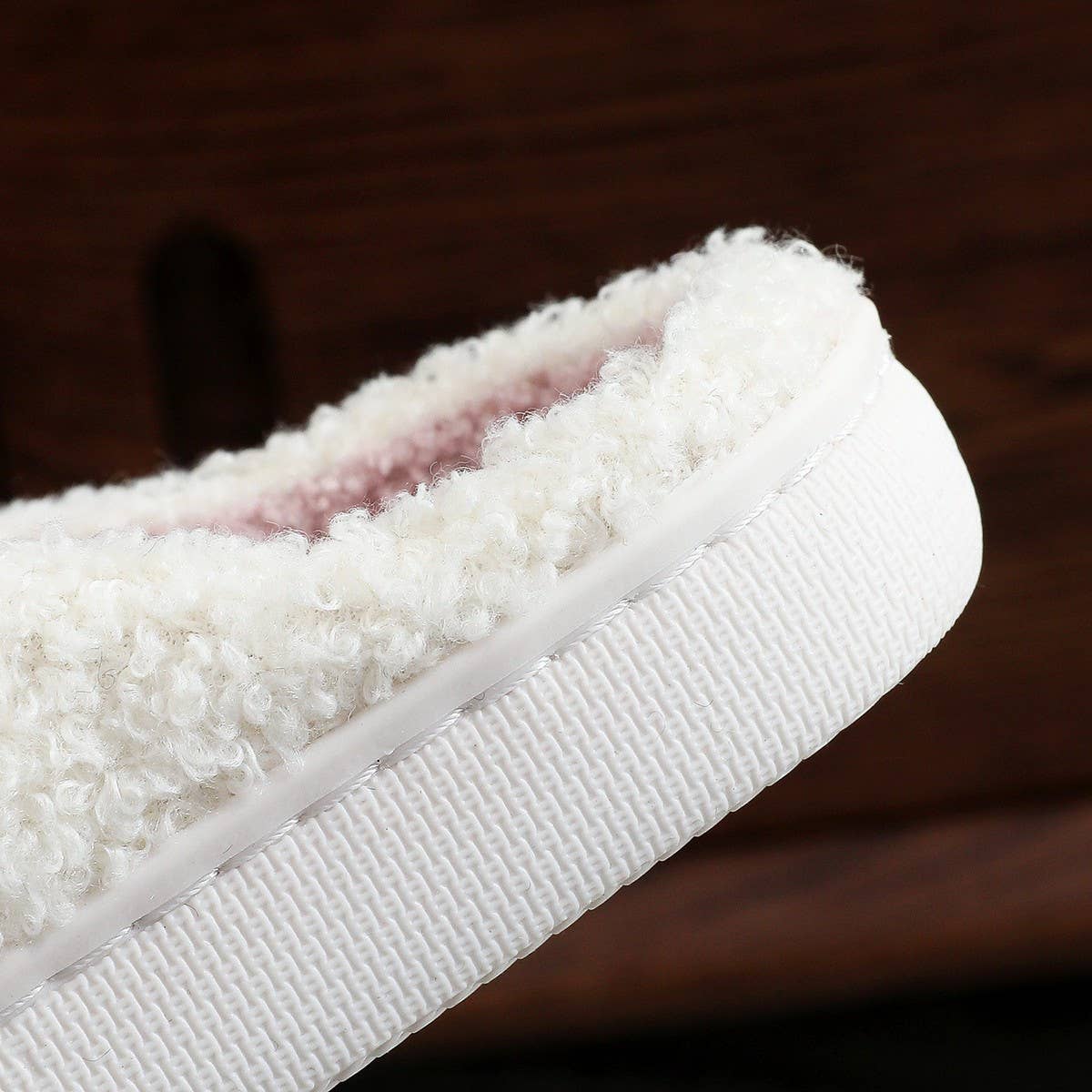 RABBIT PRINT EMBROIDERED COTTON SLIPPERS_CWSHS0866
