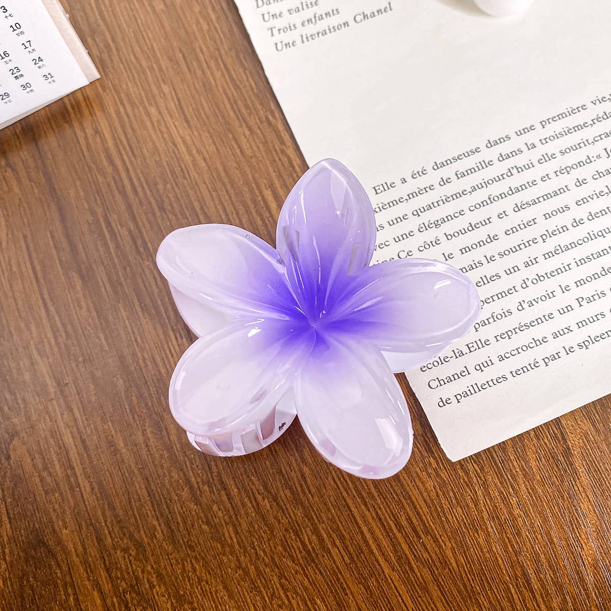 Frangipani hand-held vintage flower hair clips