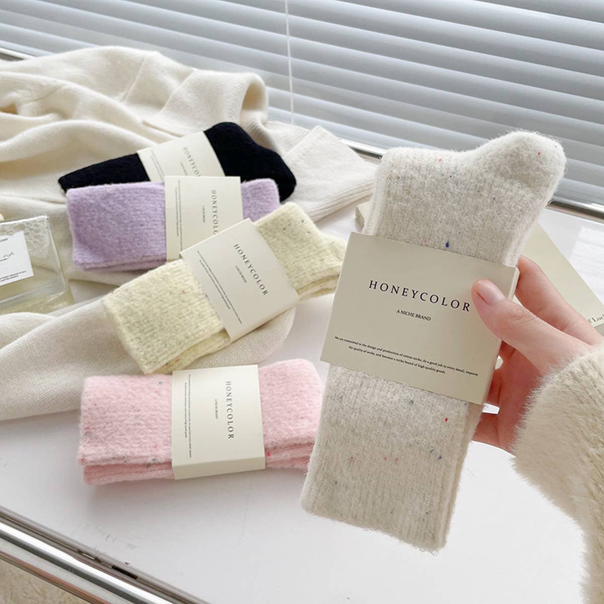 WOMEN WINTER THICKENED SOCKS WITH DOT YARN