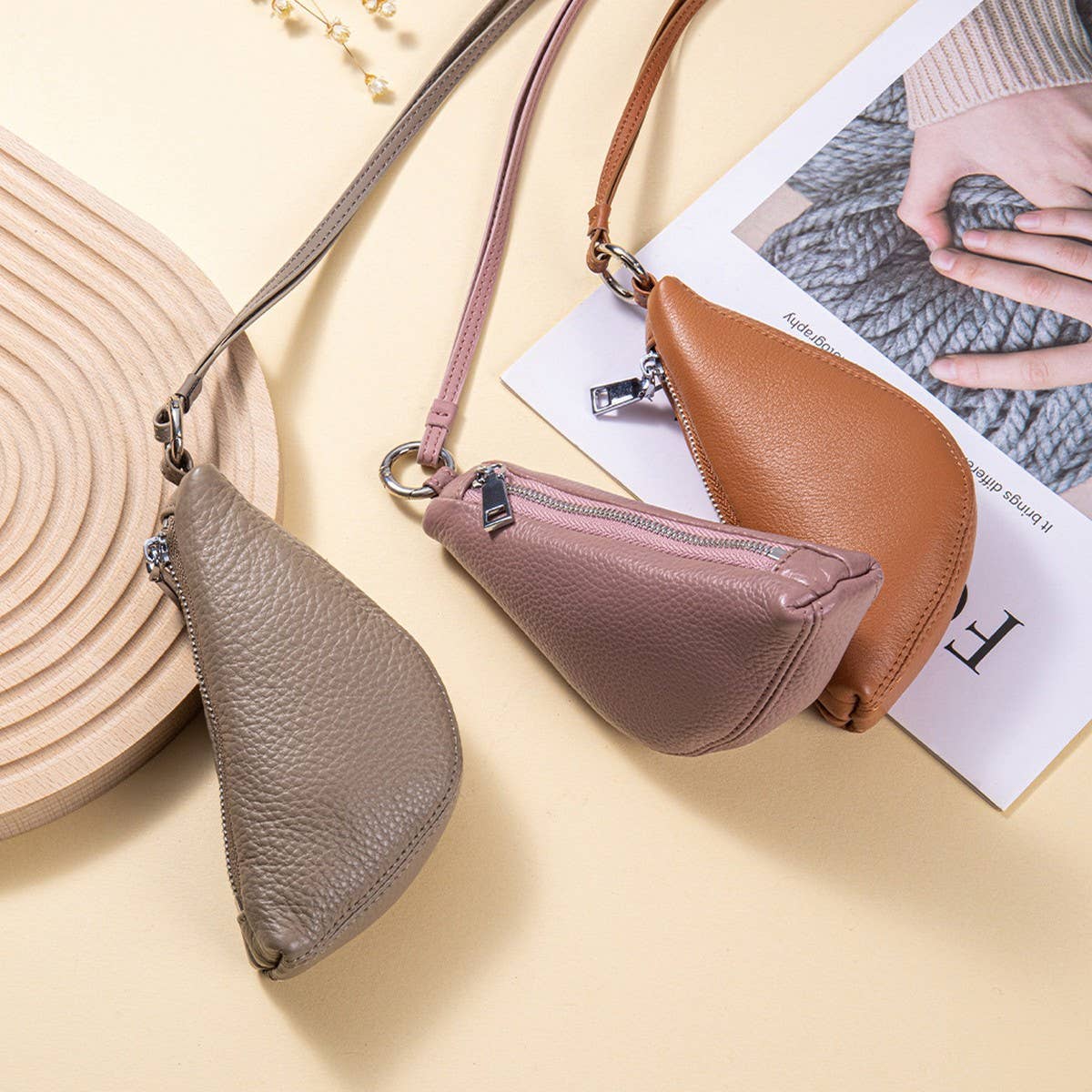 Portable Leather Wrist/Neck Wallet ? Stylish_CUAB00382