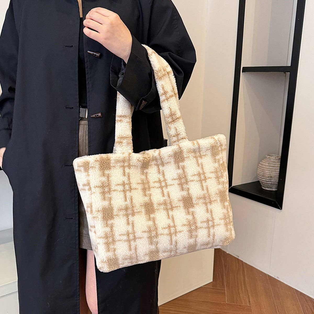 WINTER LAMBSKIN PLAID SINGLE SHOULDER PLUSH BAG_CWAB4019