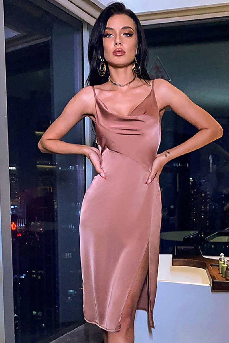 CWDHL0389_SLEEVELESS MID-LENGTH DRESS WITH SLIT AND HALTER