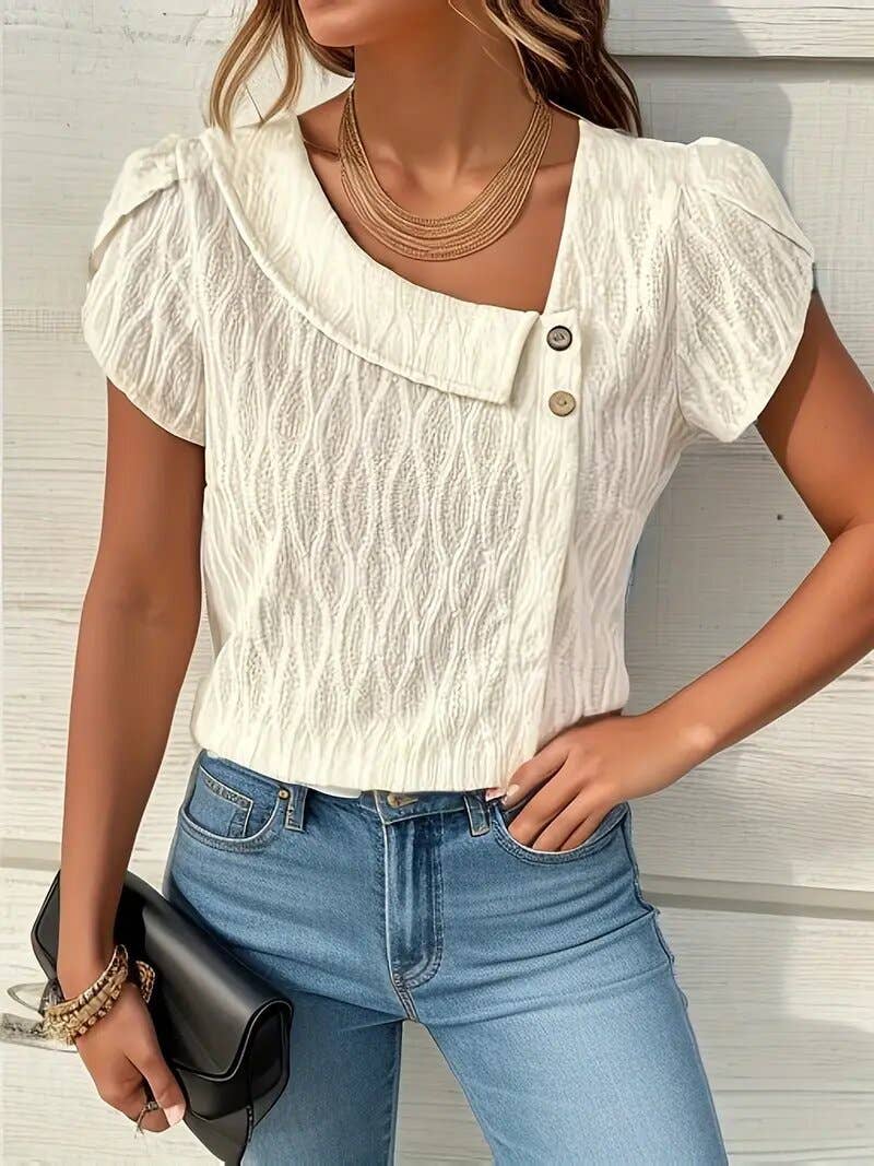 Casual form-fitting short-sleeved V-neck top