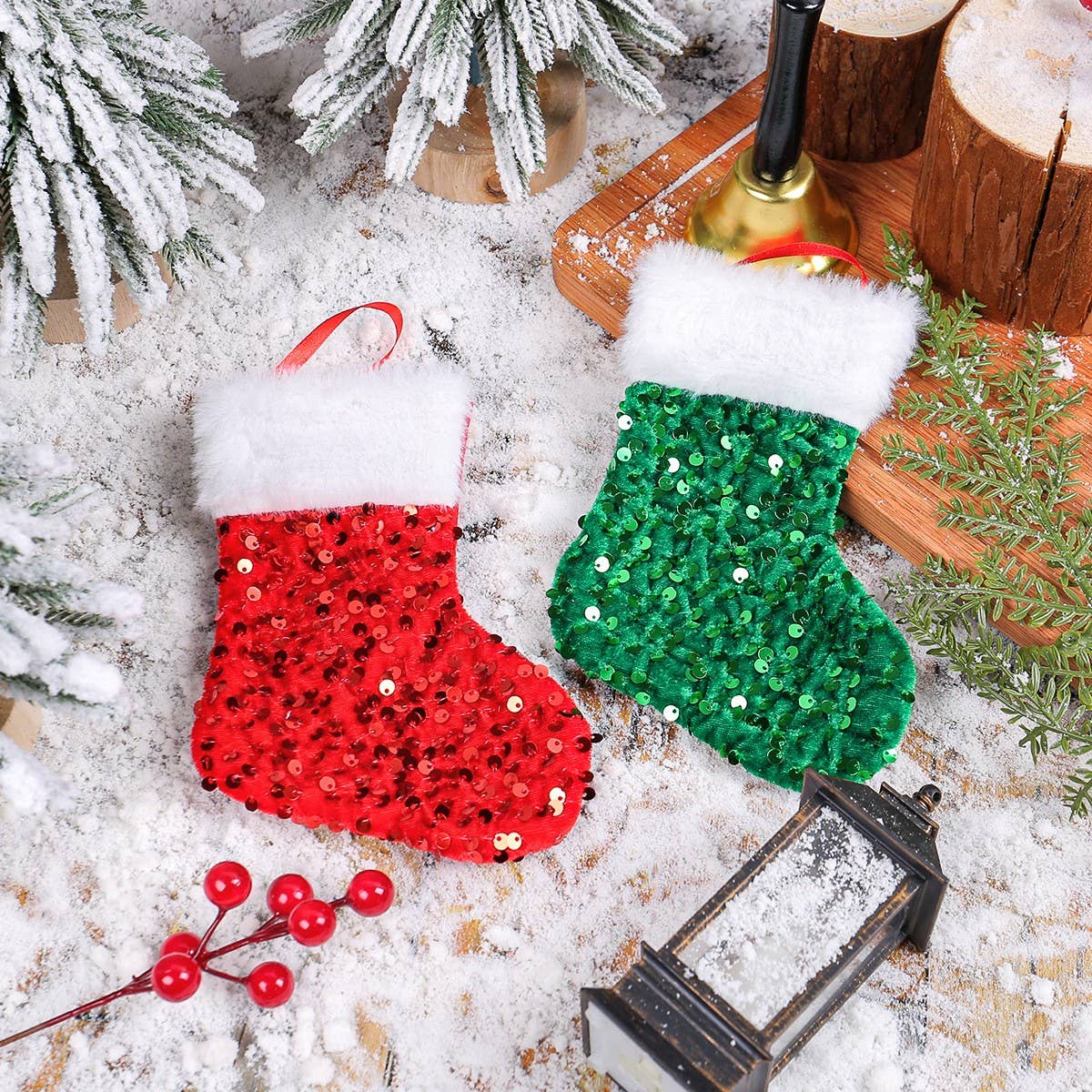 NEW PLUSH WHITE EDGE SEQUINED CHRISTMAS SOCKS