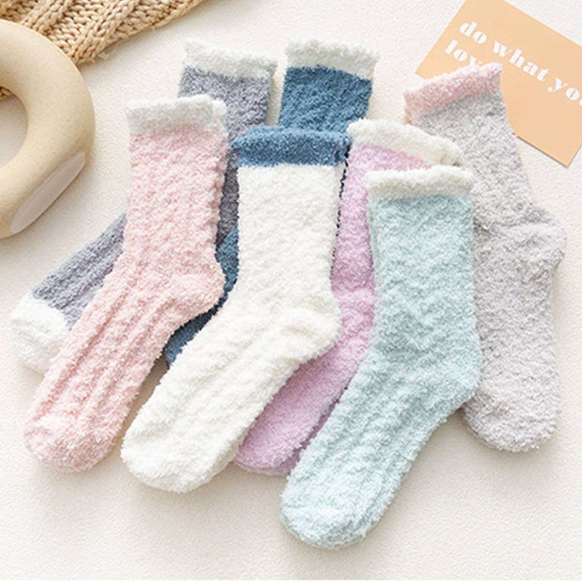NON-SHEDDING THICK SOLID COLOR MID-TUBE SOCKS_CWMS0972
