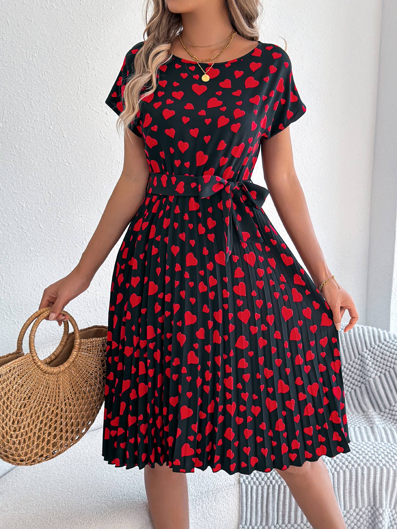 Casual love short sleeve waist pleated dress