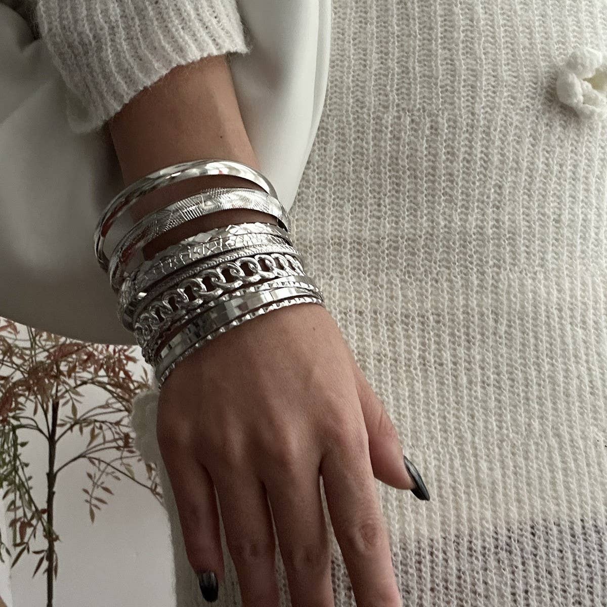 VINTAGE STACKING BOHEMIAN ALLOY BRACELET SET