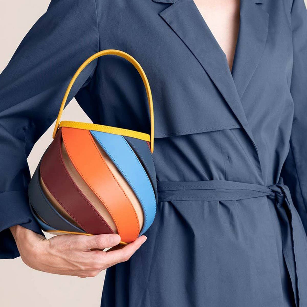 CYLINDRICAL CONTRASTING COLOR PATCHWORK BUCKET BAG_CWAB1929