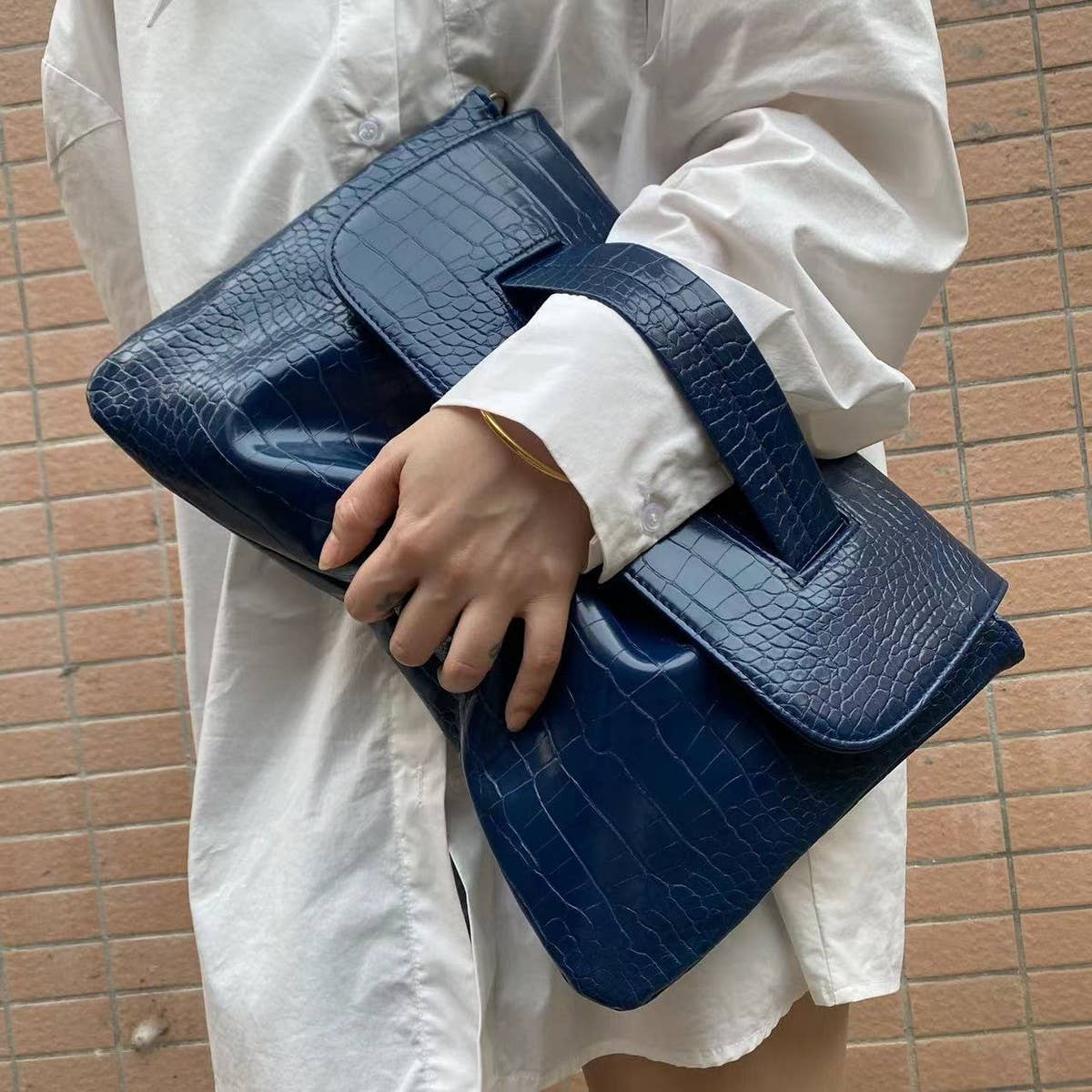 FASHIONABLE AND VERSATILE BLACK HAND BAGS_CWAB2603