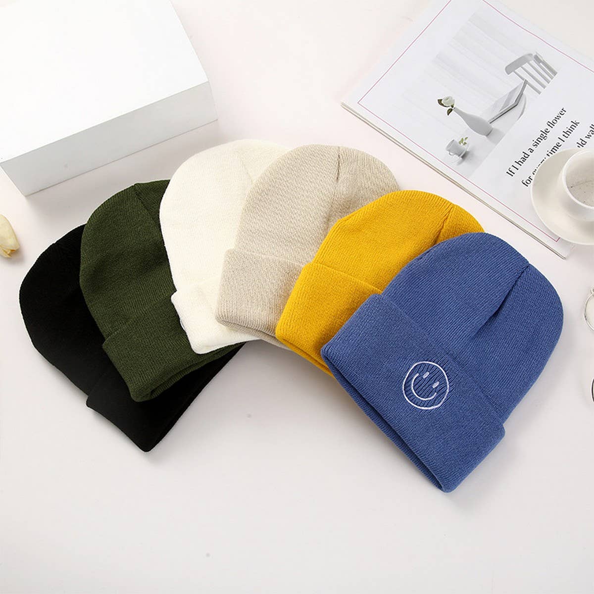 CWAH04346_EMBROIDERED SMILEY KNIT BEANIE HAT
