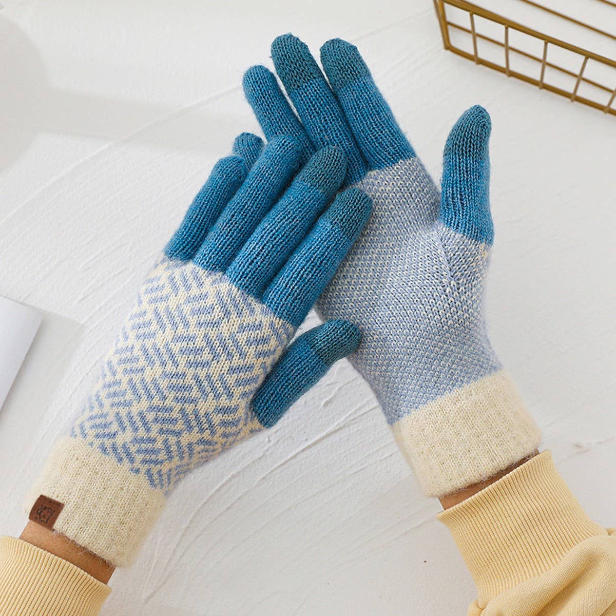 KNITTED FLEECE PLAID TOUCH SCREEN WARM GLOVES_CWAG0371