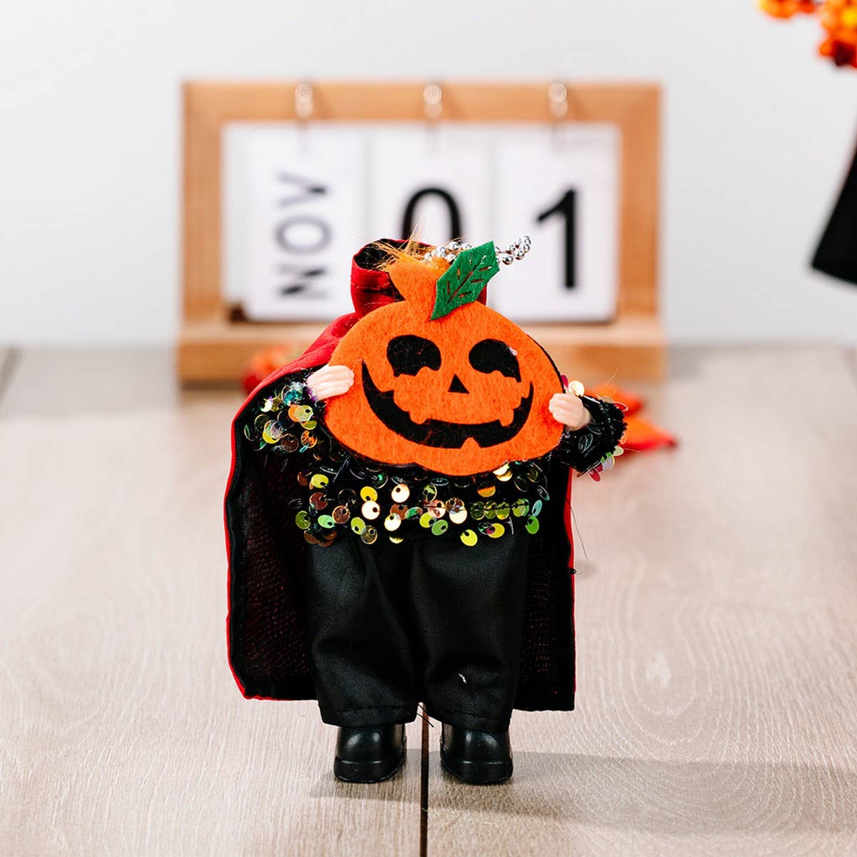 CWMM10262_HALLOWEEN HEADLESS DEMON VAMPIRE PUMPKIN DECOR