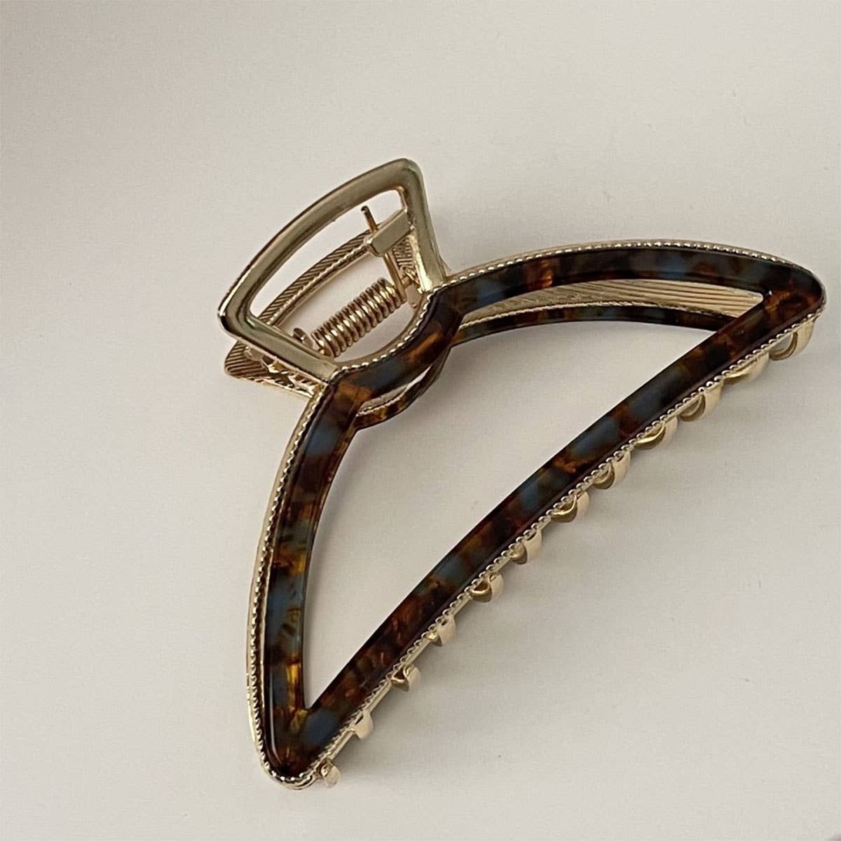 HALF MOON GOLD METAL HAIR CLIP LARGE FOR WOMEN_CWAHA0298