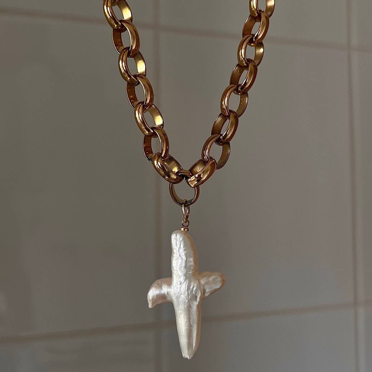 Fashion Retro Cross Shell Pearl Necklace_CWMM5327