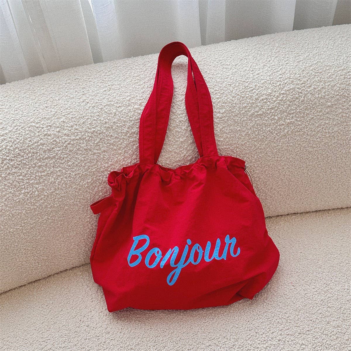 CWAB3903_LETTERING PRINT DRAWSTRING SHOULDER BAG