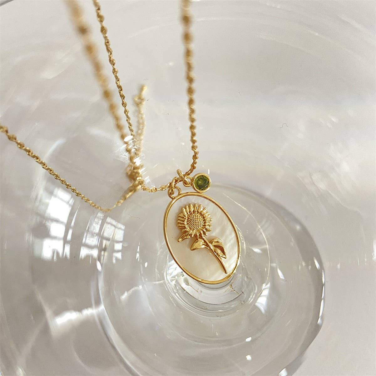 DECEMBER THREE-DIMENSIONAL FLORAL OVAL NECKLACE
