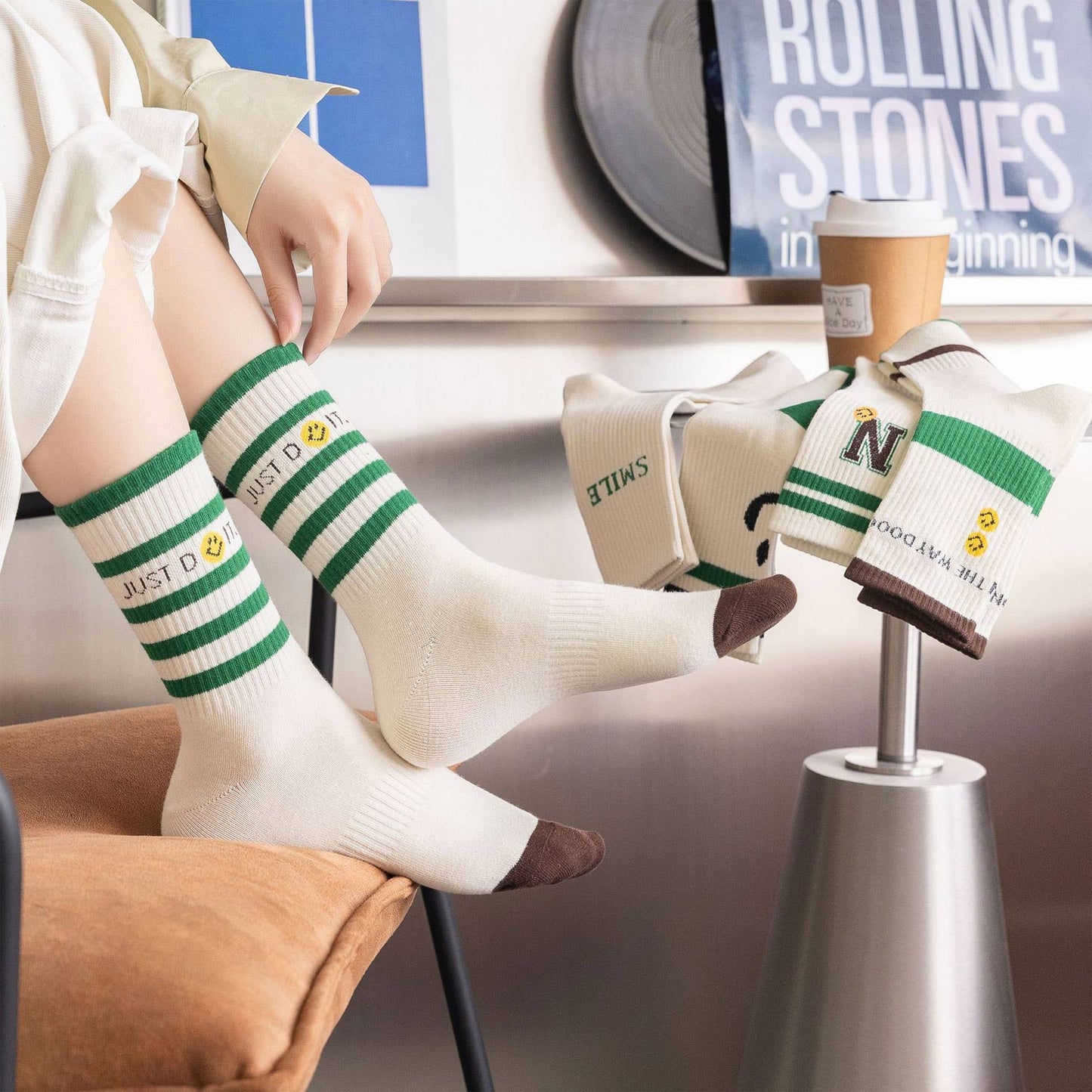 Alphabet Smiley Pattern Crew Socks For Womens_CWMS0906