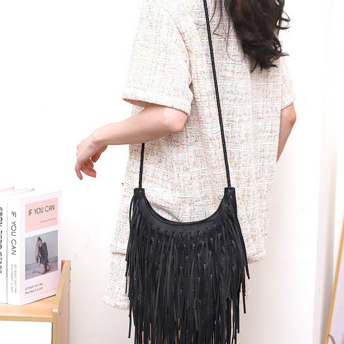 CWAB4542_SOFT LEATHER TASSEL SHOULDER BAG