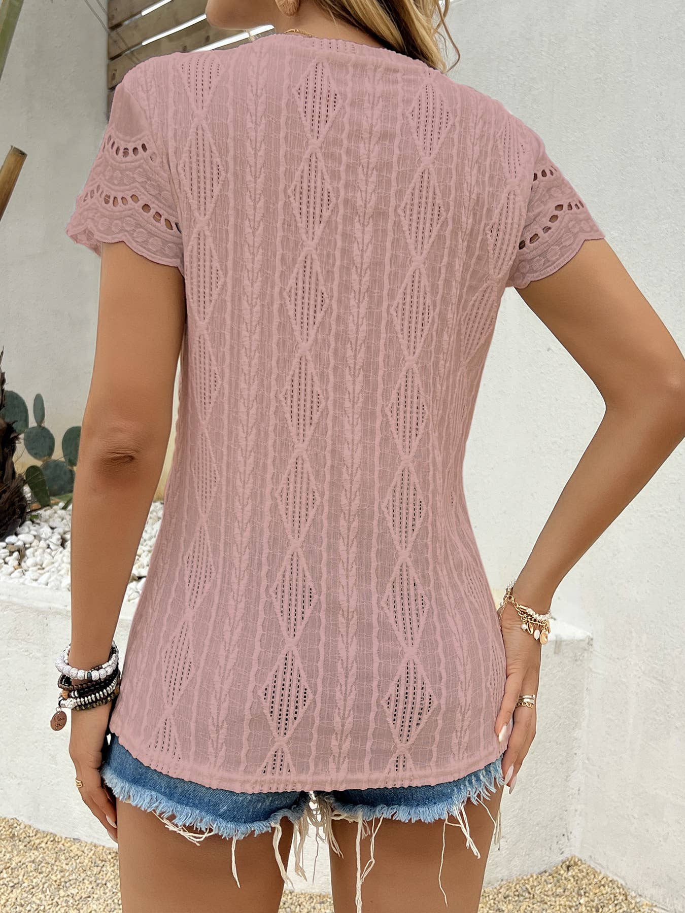 Fashionable round-neck hollowed-out T-shirt