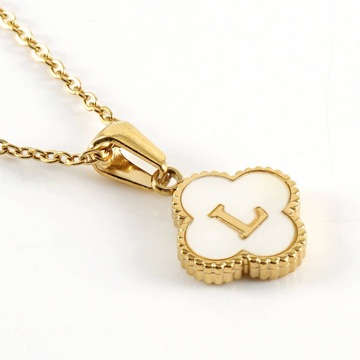 FOUR LEAF CLOVER 26 LETTER SHELL PENDANT NECKLACE