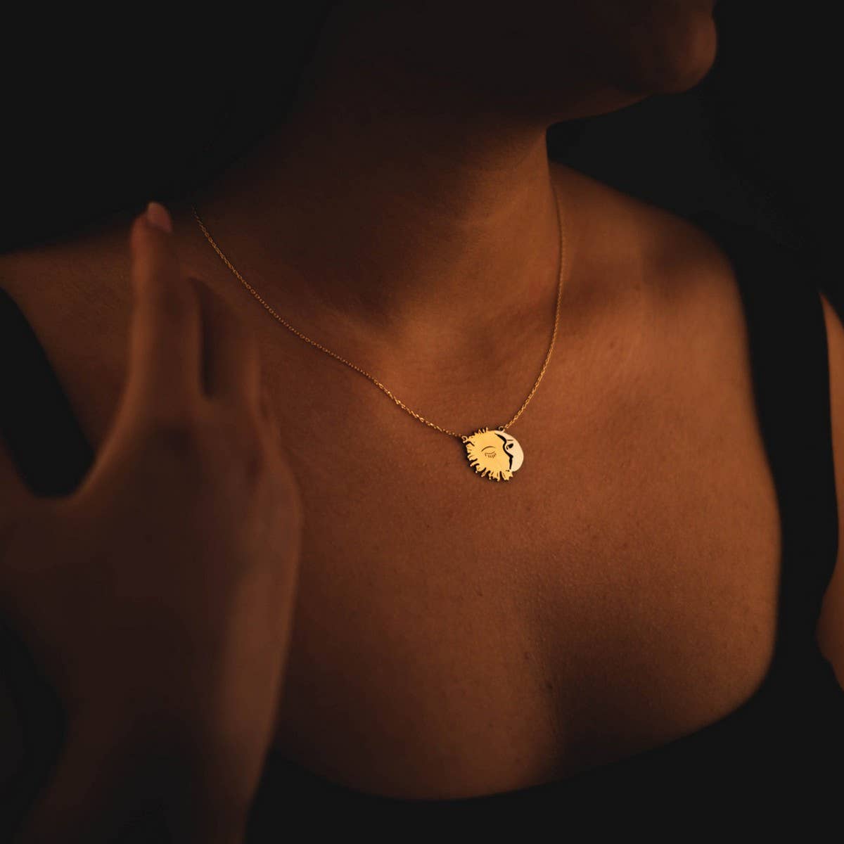 HIGH-END COOL STYLE PERSONALITY CLAVICLE NECKLACE