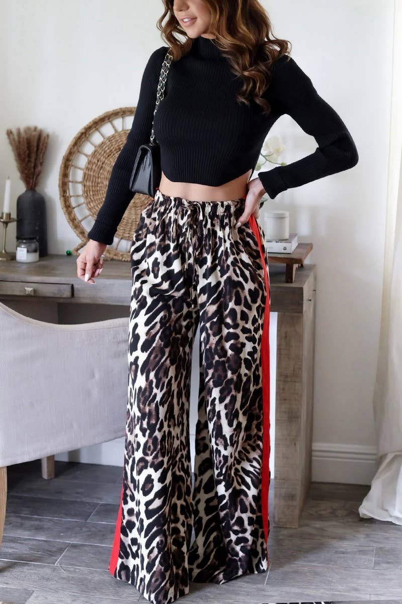 CWBLP2039_LEOPARD PRINT PATCHWORK ELEGANT WIDE-LEG TROUSERS