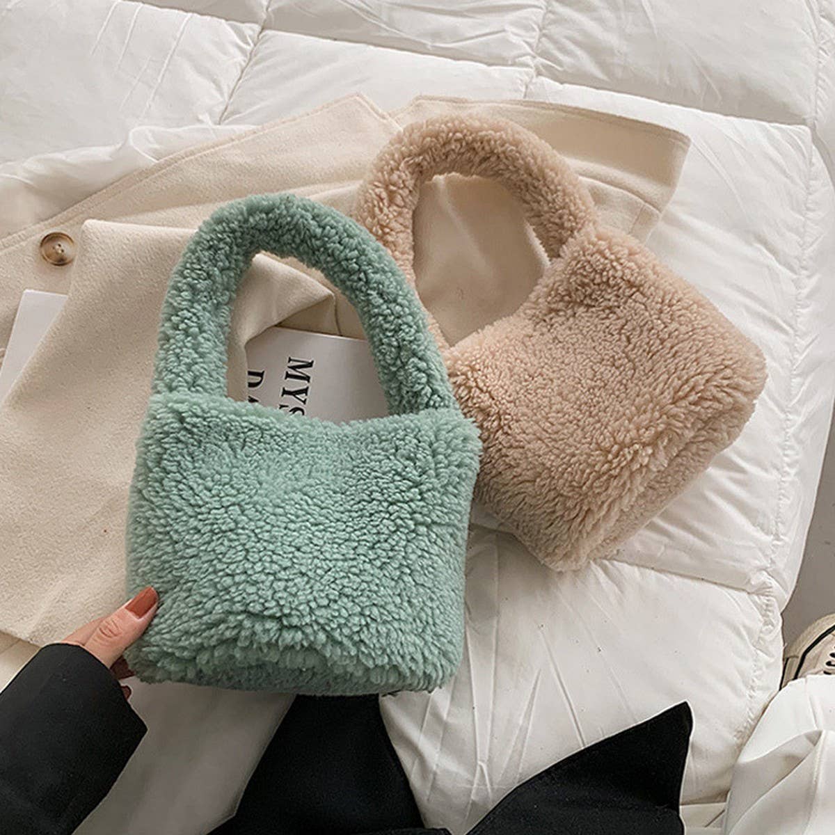 WINTER FASHION HANDHELD LAMBSWOOL BUCKET BAG_CWAB3955