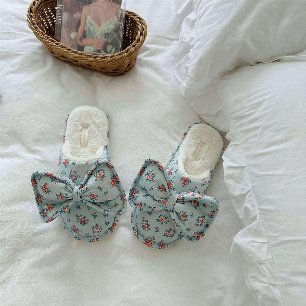 BOWKNOT WINTER PLUSH OPEN-TOED HOME SLIPPERS_CWMM2975