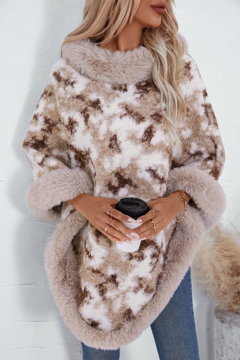 CWOSWS0092_LEOPARD PRINT KNITTED CAPE WITH FUR COLLAR